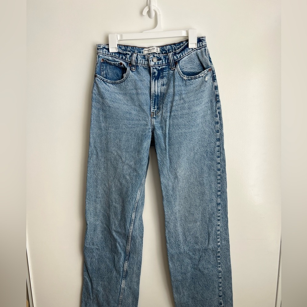 Abercrombie the Loose high rise Jean 29/ 8L long tall